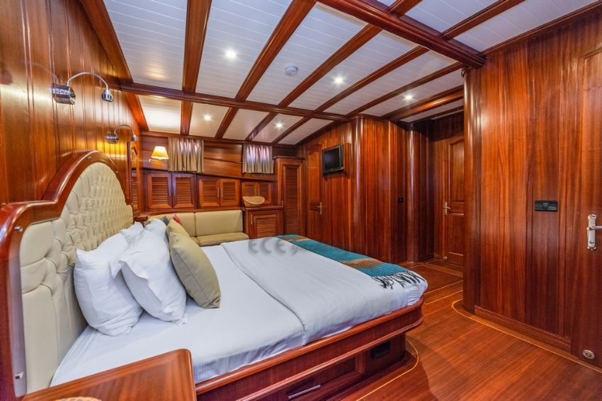 Sema Tuana Yacht, Interior Dining Space.