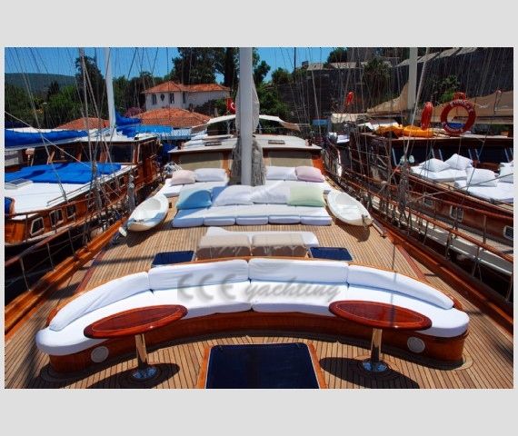 Sema Tuana Yacht, Relax And Sunbathe On Deck.