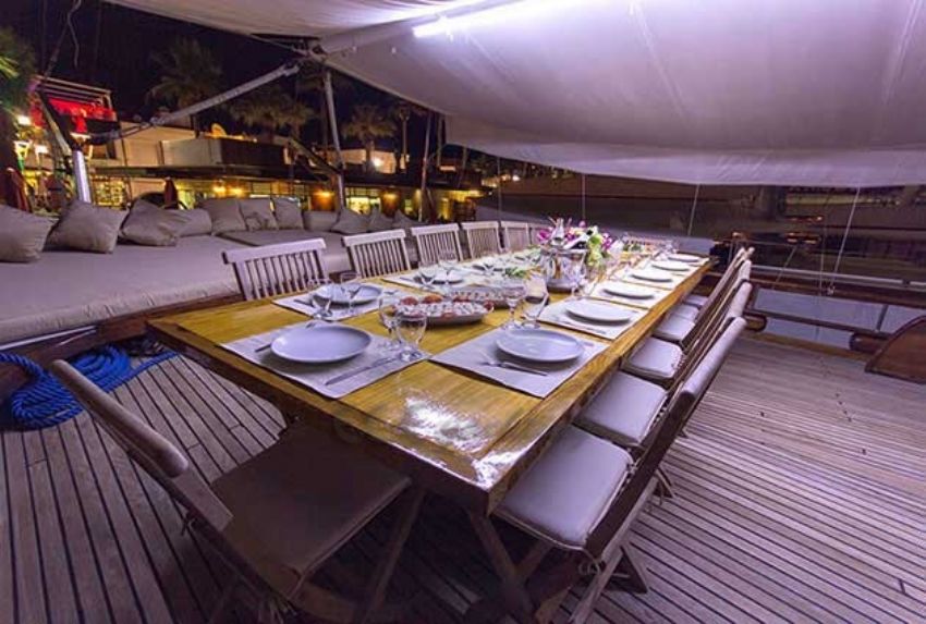 semele gulet arka güverte