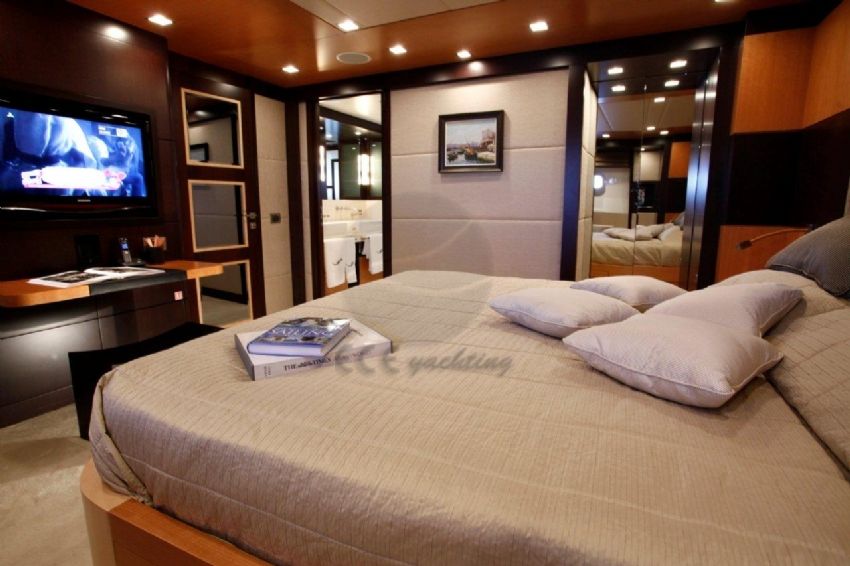 Vip Kamara M/Y Serenity 2