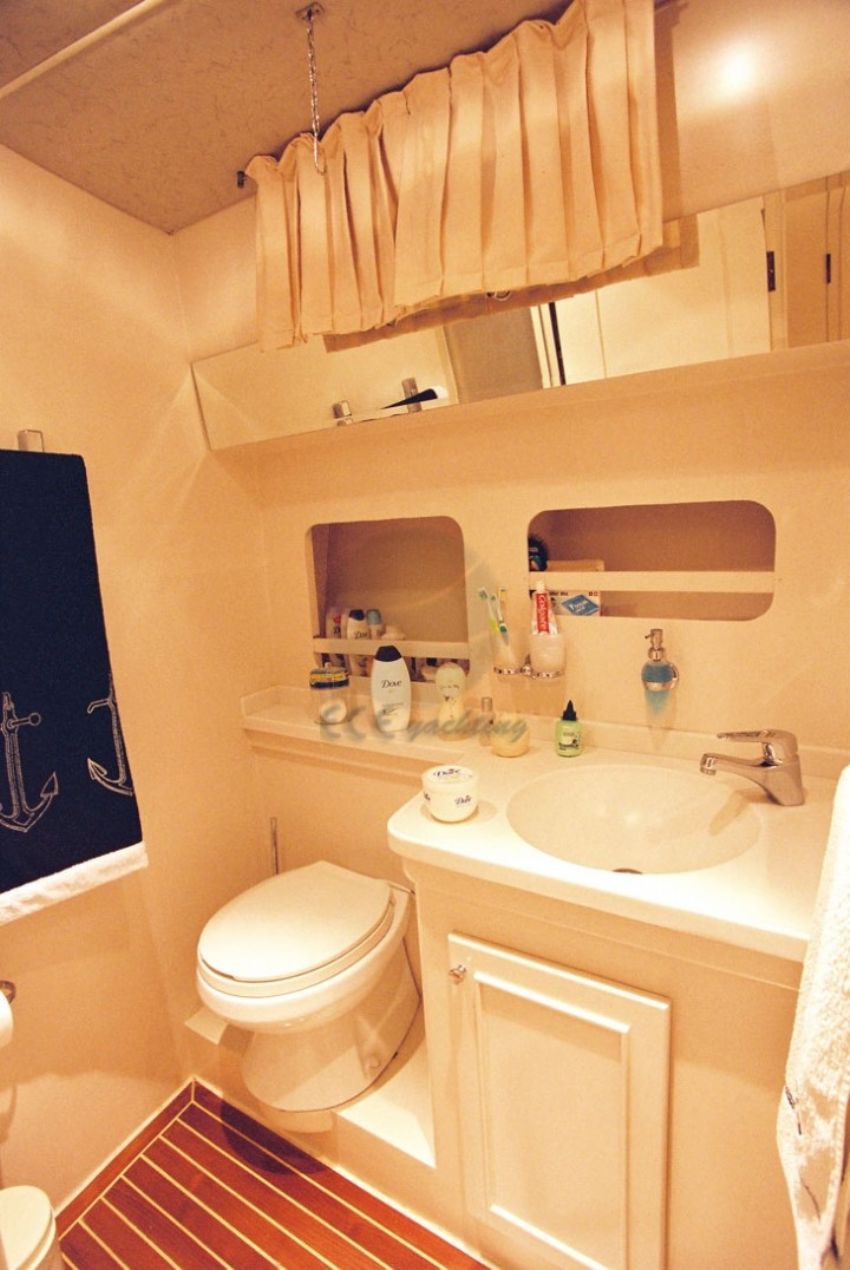 banyo. Serenity 70 Gulet, Bathroom.