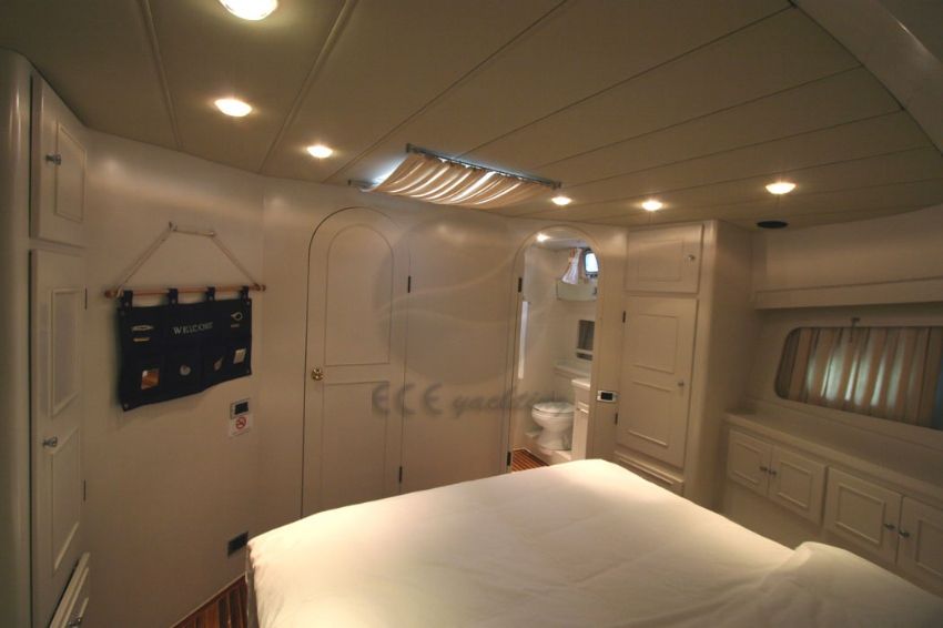 Serenity 70 Master kabin fotoğraf. Serenity 70 Gulet Spacious Master Cabin.