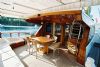 Serenity arka oturma grubu. Serenity 70 Gulet Aft Deck.