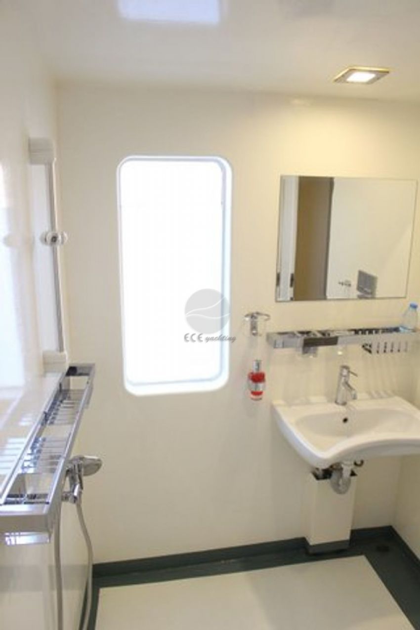 Sette Celli Yacht, Bathroom.