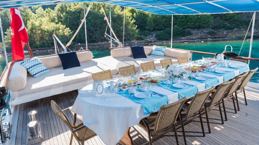 Seven 1 Yacht, Front Deck.