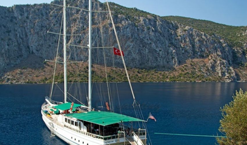 Seyhan Can Yacht, Sail Away.