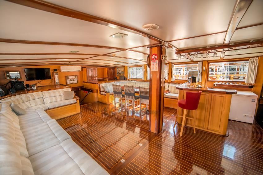 Seyhan hanna teknesi iç salon