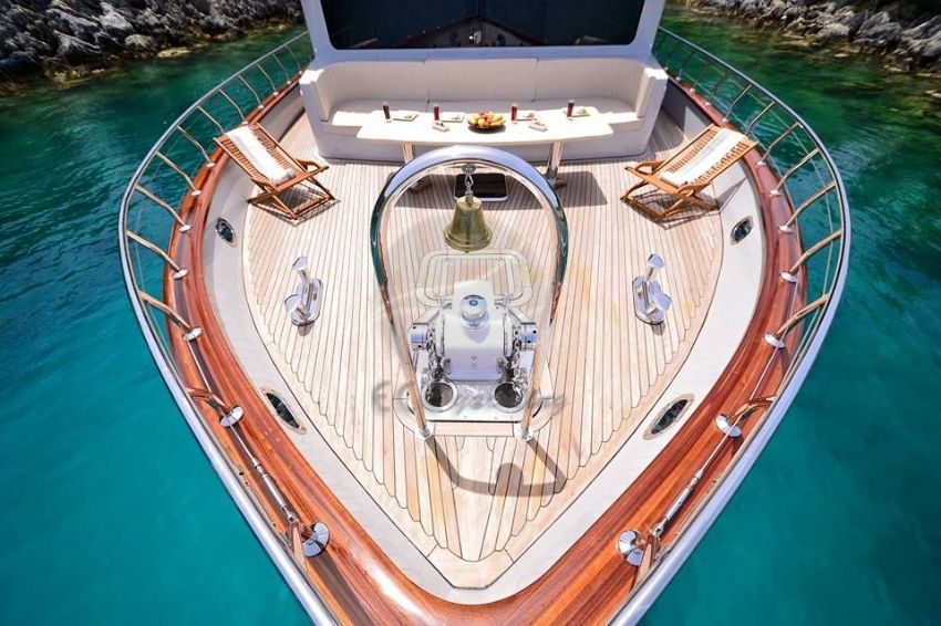 Simay F Yatı ön güverte