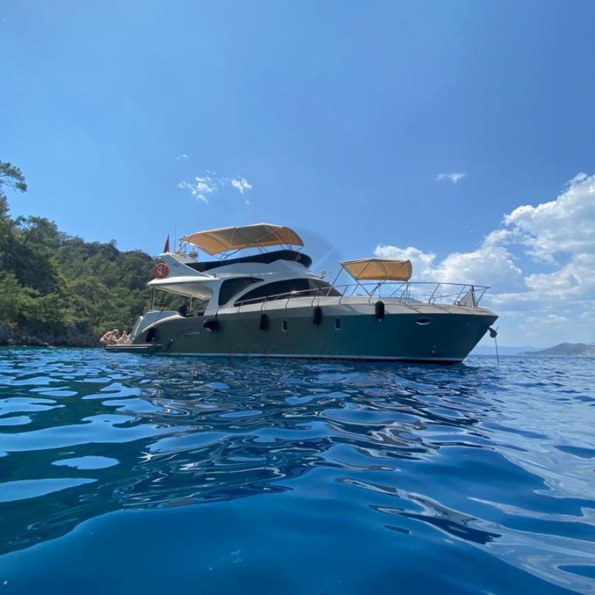 Ece Simena Dış Görünüm