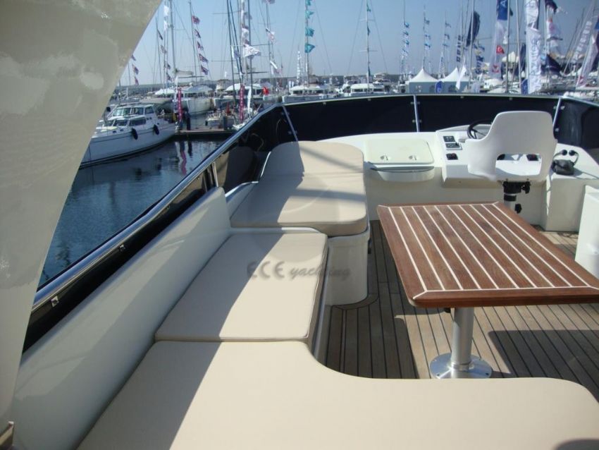 Ece Simena Arka Oturma Alanı