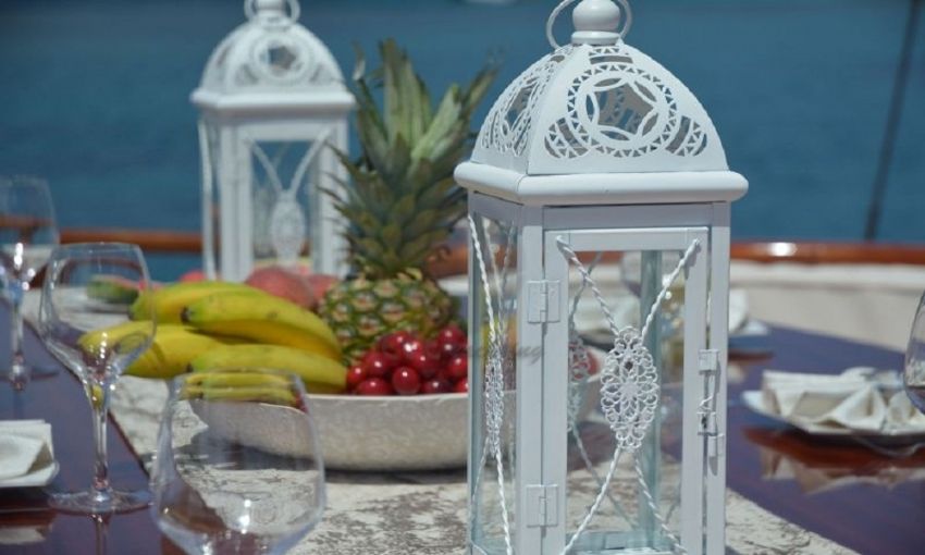 Smyrna Gulet, Enjoy Fine Dining.