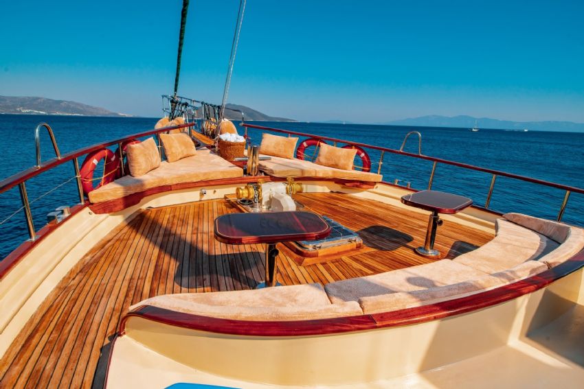 Gulet Kaptan Sani 2 Ön Güverte