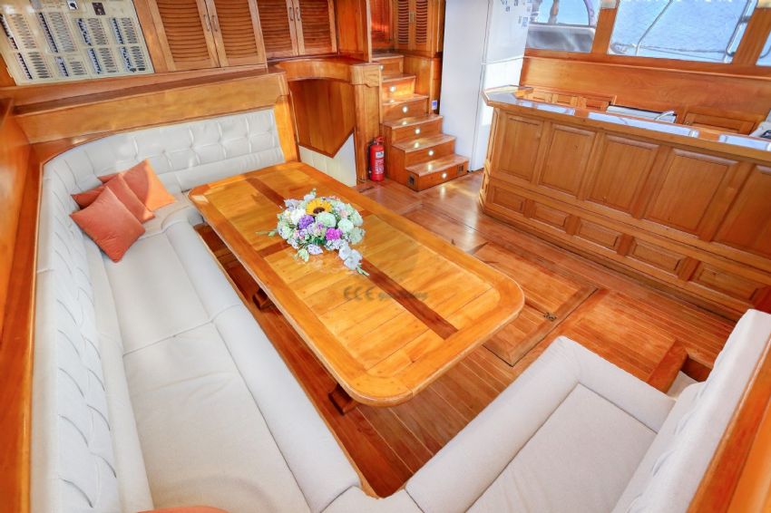 Su Sesi Gulet, Lounge.