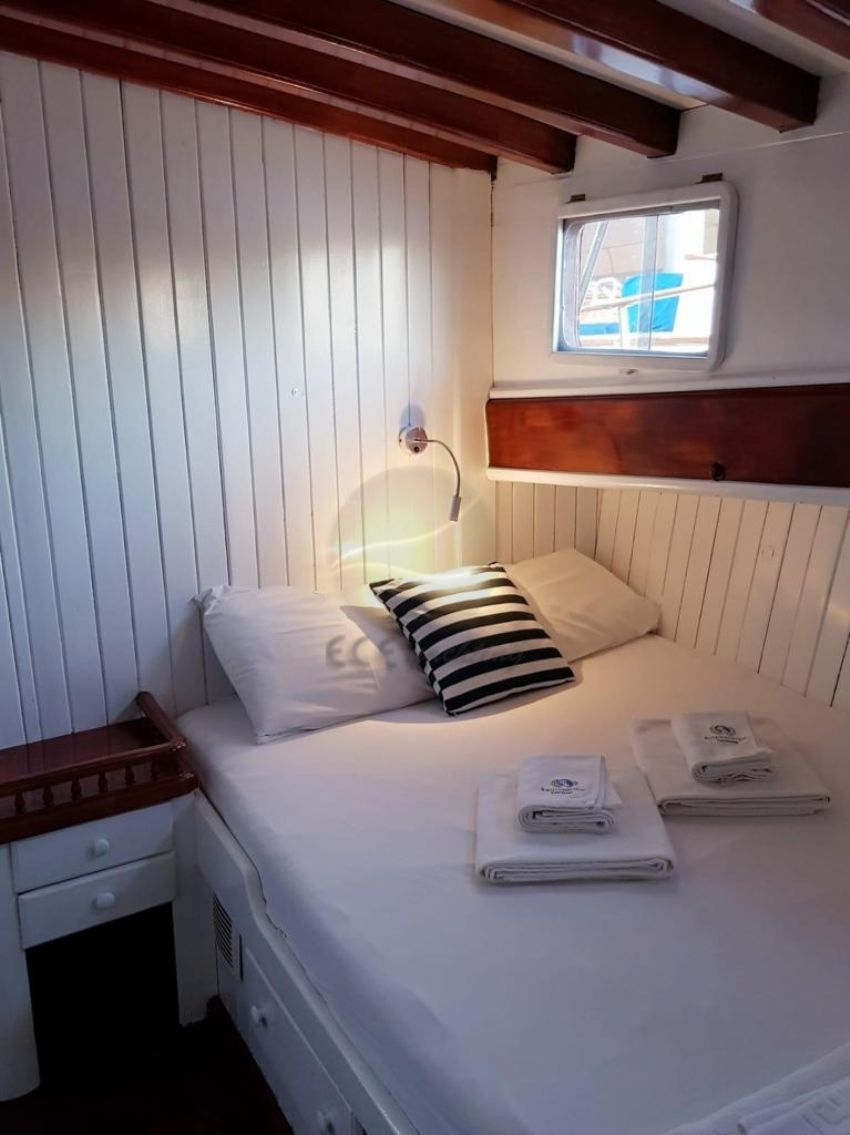 Techne Yacht, Double Cabin.