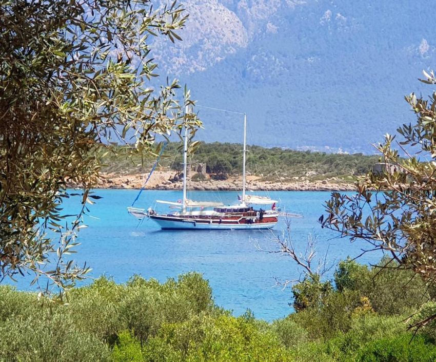 Techne Yacht, Enjoy Time With Friends.