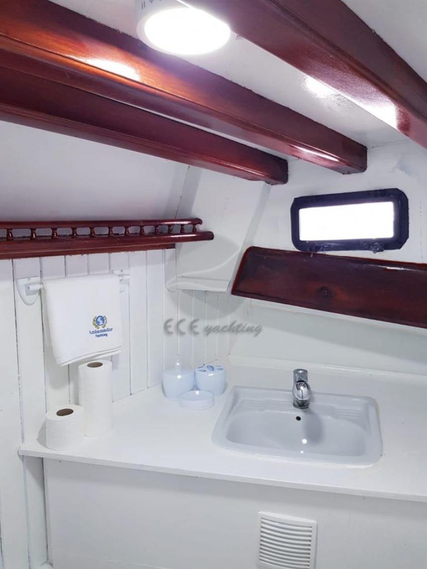 Techne Yacht, Wc & Bathroom