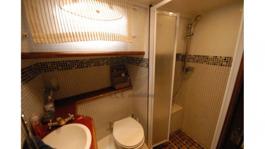 Shower Cubicle Master Cabin Thalassa Guket.