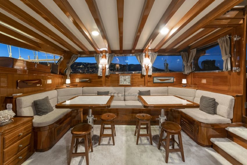 Torini Yacht, Lounge.