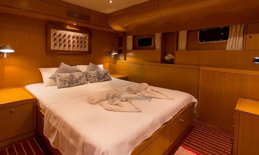 Troy Trawler, Master Cabin.