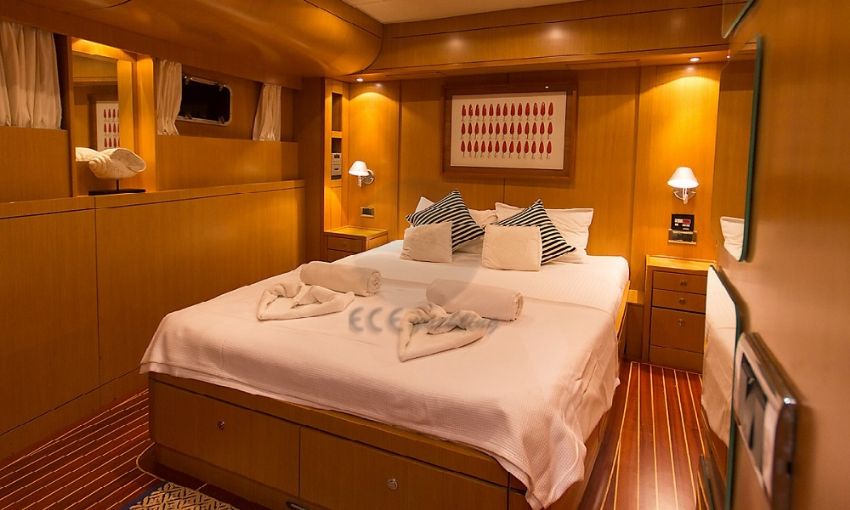 Troy Trawler, Master Cabin.