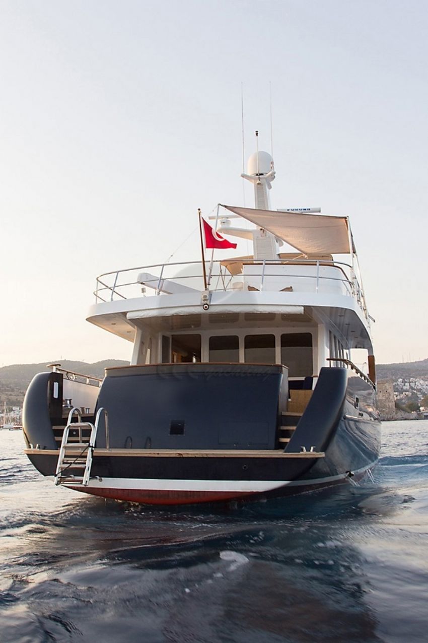 Troy Trawler, Stern View.