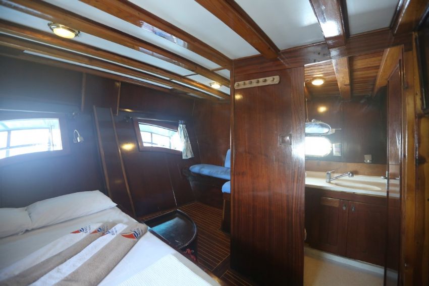 Urania teknesi güneşlenme alanı