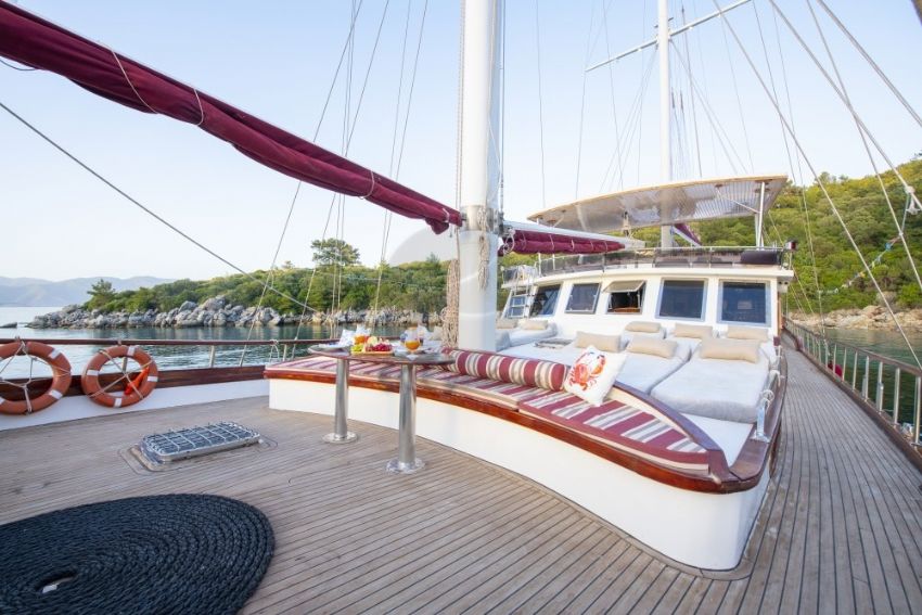 Sevil Guleti Ön Güverte