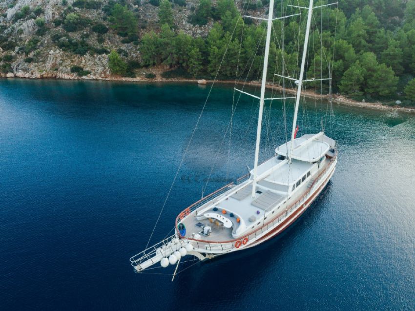 Vista Mare Yacht, The Bluest Coastal Waters.