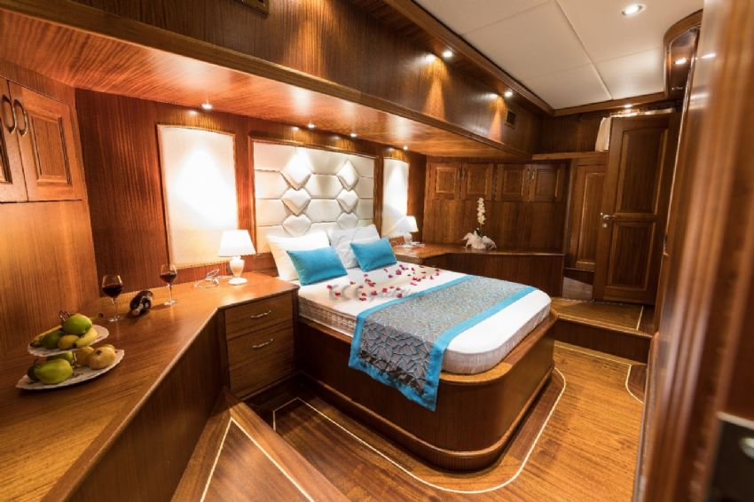 Vista Mare Yacht, Master Cabin.