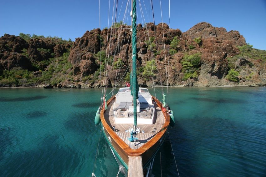 Vongole teknesi ön güverte