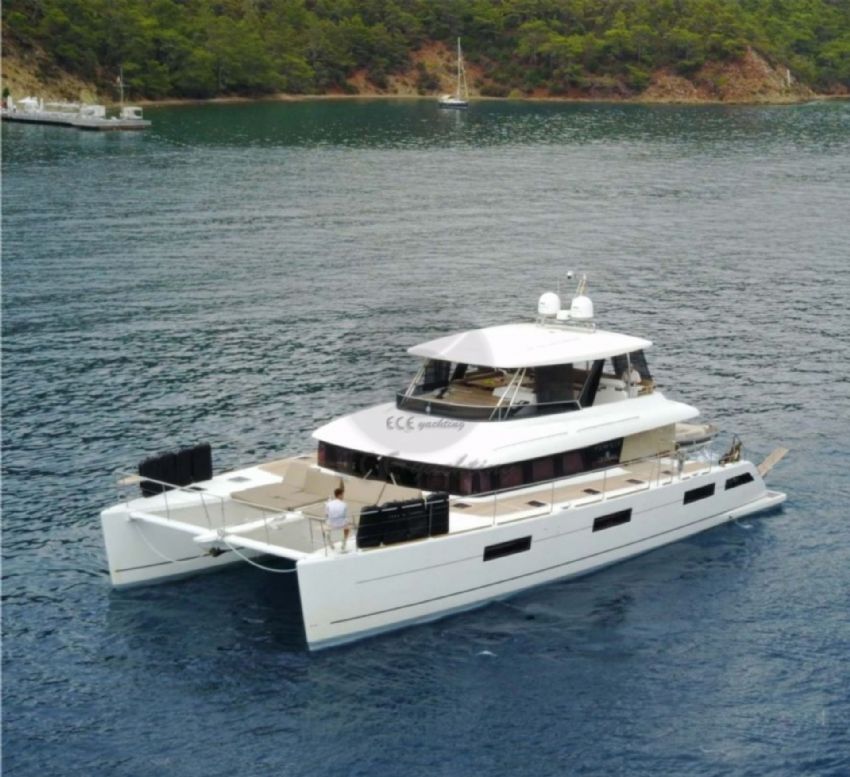 Ece Marsilya Dış Görünüm