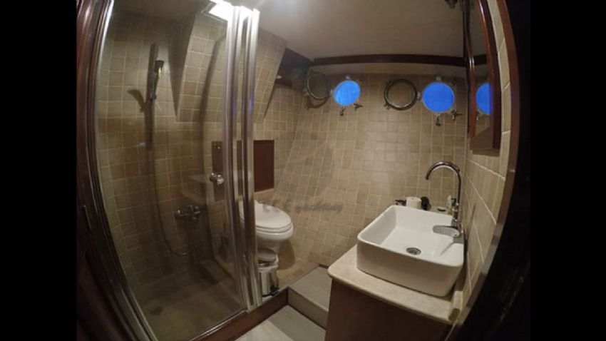 White Lady Trawler, Bathroom Shower Cubicle.