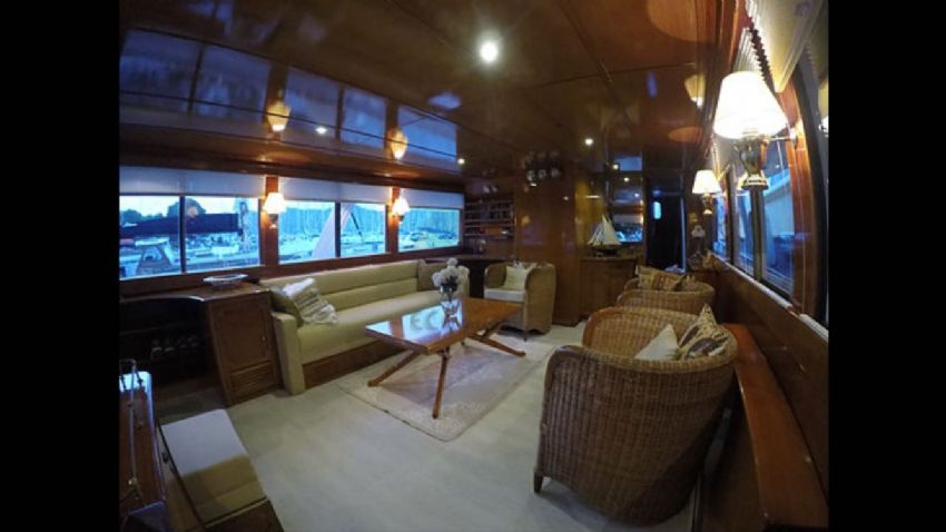 White Lady Trawler, Interior Lounge.