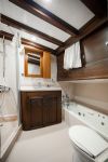 Wicked Felina Yacht, En Suite Bathroom.