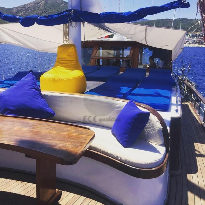 Yakamoz T Gulet, Bow View.