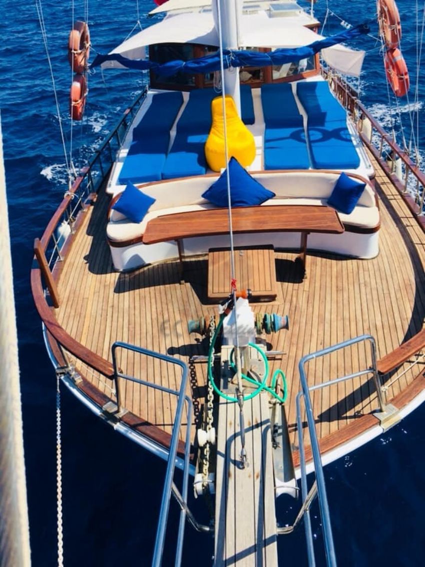 Yakamoz T Gulet, Portside.