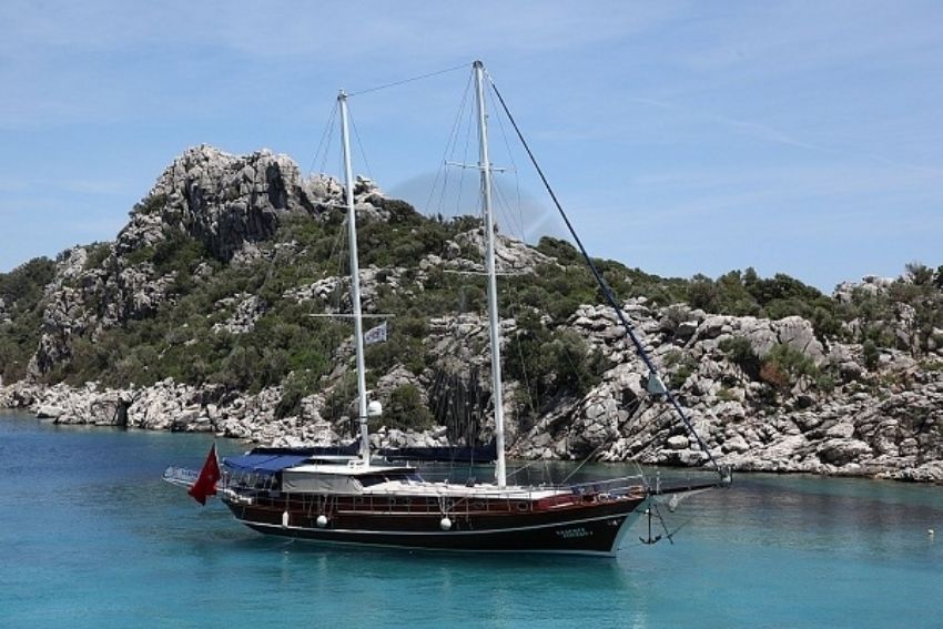 Yasemin Sultan 1 yatı