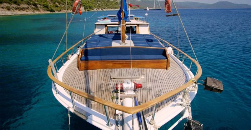 Yeliz 2 Teknesi Ön Güverte. Yeliz 2, Front Deck.