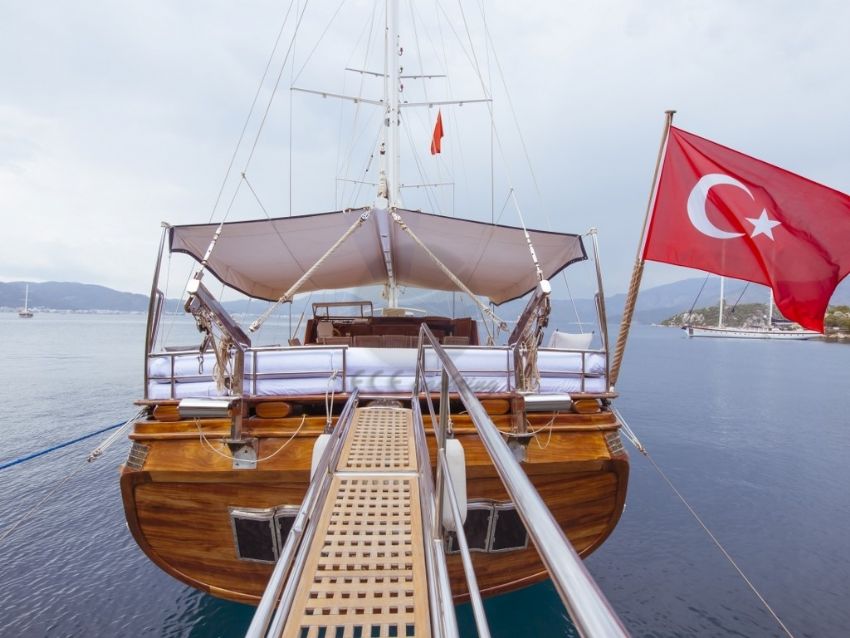 Yücebey teknesi akşam ışıklandırma