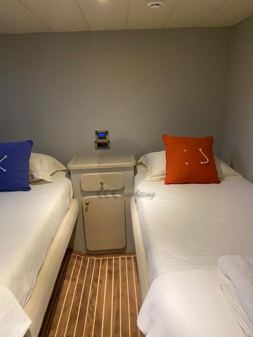 Zeytin Adasi Yacht, Twin.