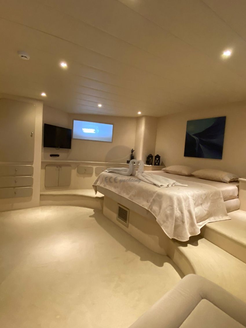 Zeytin Adasi Yacht, Master Cabin Modern Design.