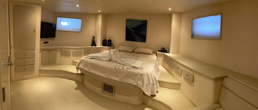 Zeytin Adasi Yacht, Master Cabin.