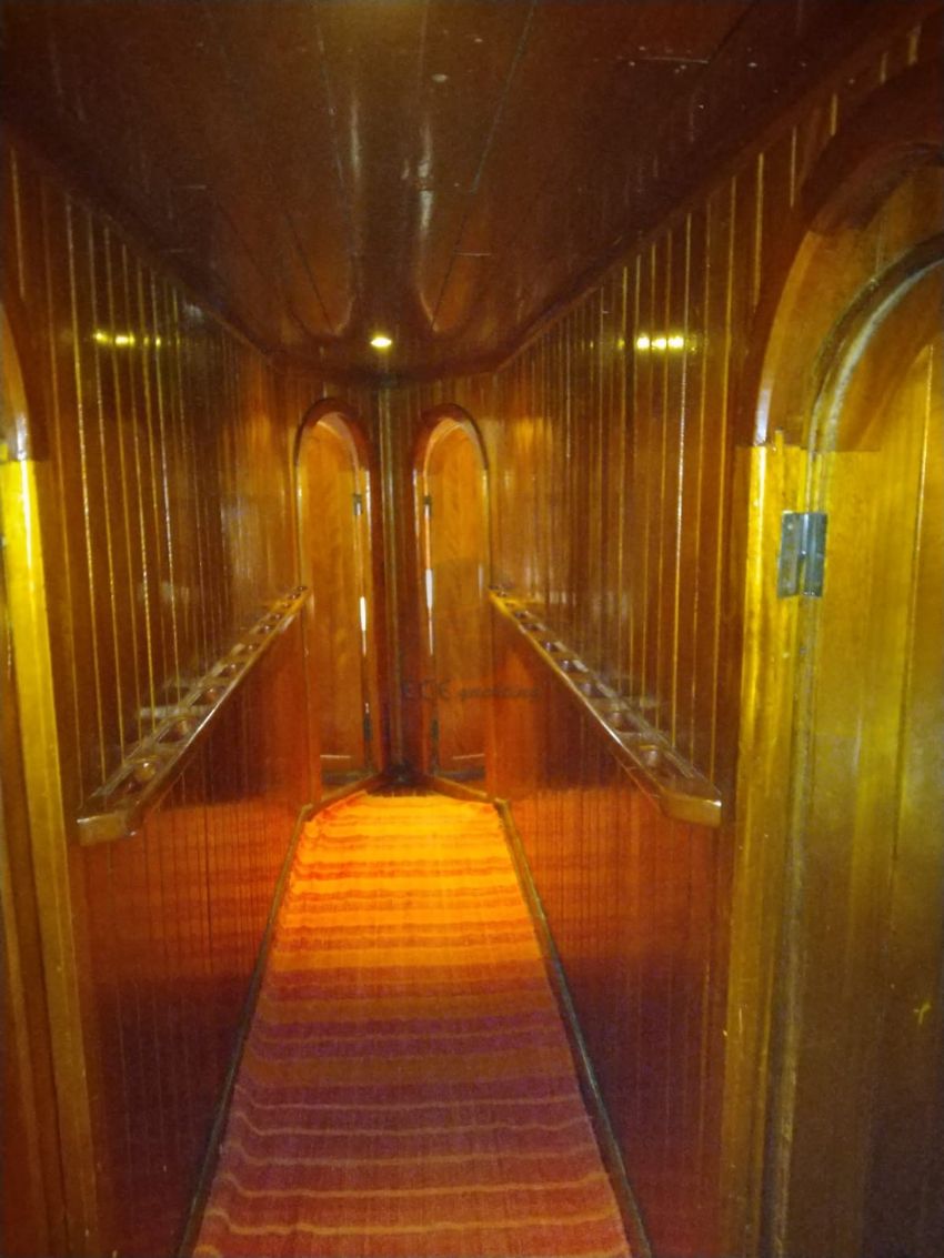 Ziya Efe Yacht, Passageway.